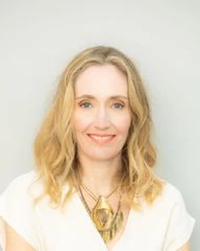Danielle Lazier, Vivre Real Estate